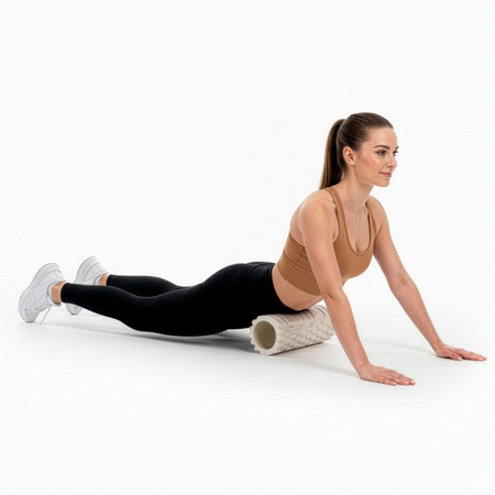 Roller fitness do masażu ciała, średnio twardy, wałek z wypustkami, jasny beż
