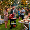 Grill węglowy okrągły, ruszt 41 cm zamykany grill ogrodowy z pokrywą czarno-czerwony
