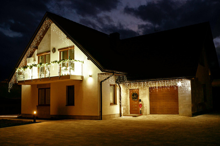 Kurtyna świetlna 500 led girlanda, lampki wewnętrzno-zewnętrzne 24 m sople biały ciepły + flash